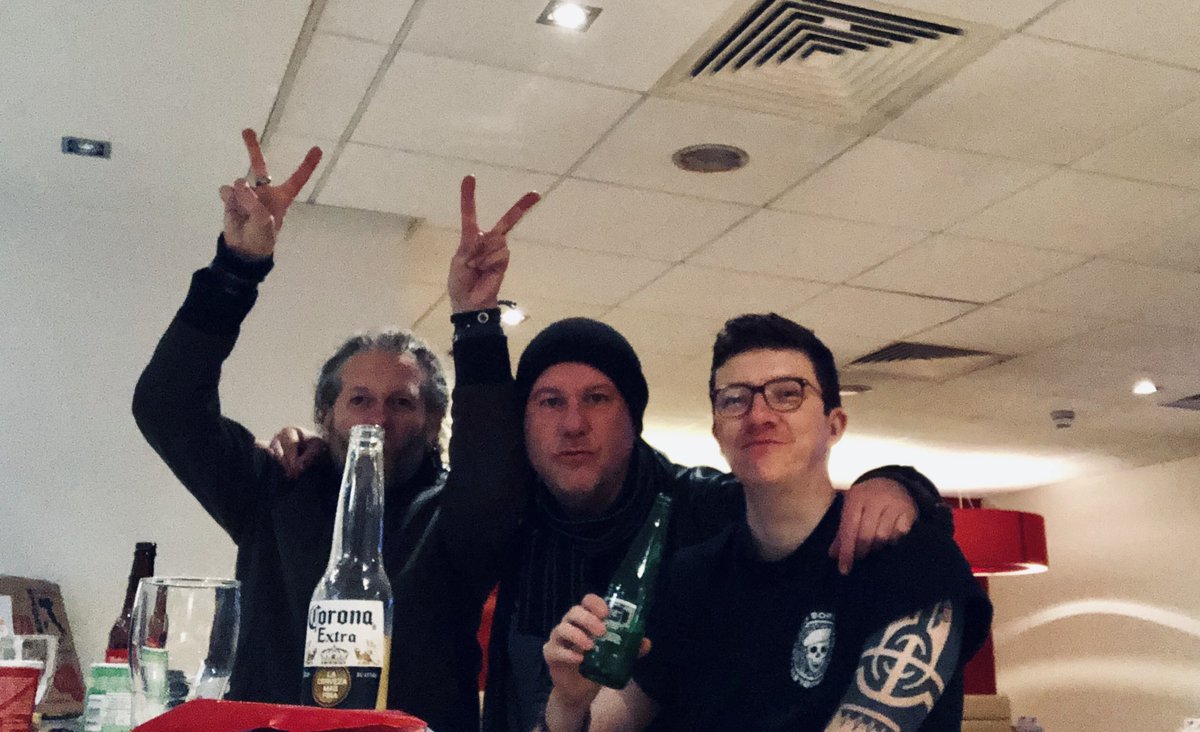 devilspunkrock's tweet image. We’ve been a bit quiet over the break now we are back !! a few pics from our last gig of 2017 with our new besties Leftovers - we love you guys - and a shout out to the fab Slackrr - check both these bands out they are well worth it - marvellous - see you at a venue near you soon