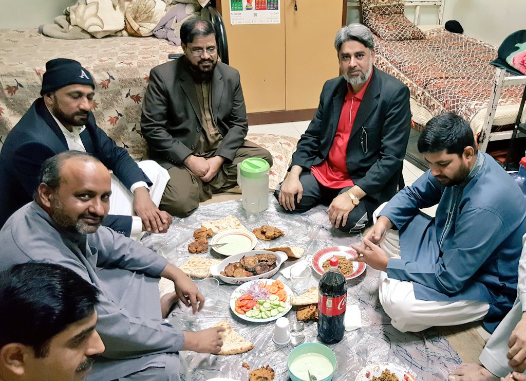 ArshadMTabassum's tweet photo. وطن کا سفر اور مچھلی کی دعوت
جناب @sadiqmustafvi ص نے بڑے خلوص سے اپنی پسندیدہ ڈش "مچھلی" کی دعوت کا اہتمام کیا چھت پر ٹھنڈی ہواوں اور تاریکی کی دلکشی میں "یار" کی باتیں سننا اور کرنا ، ایک منفرد روحانی ماحول میں گھنٹوں گزنے کا احساس نا ہوا
@RAUFABBASI69 @ShamsurRehmanQ1 https://t.co/BEyo3LI5SA