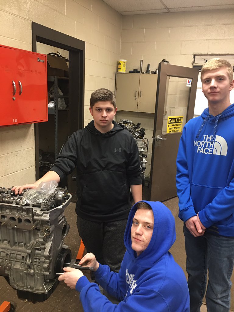 HCC_AST's tweet image. This is the best way to come back to school. #engineteardown #HeardAboutHinds.