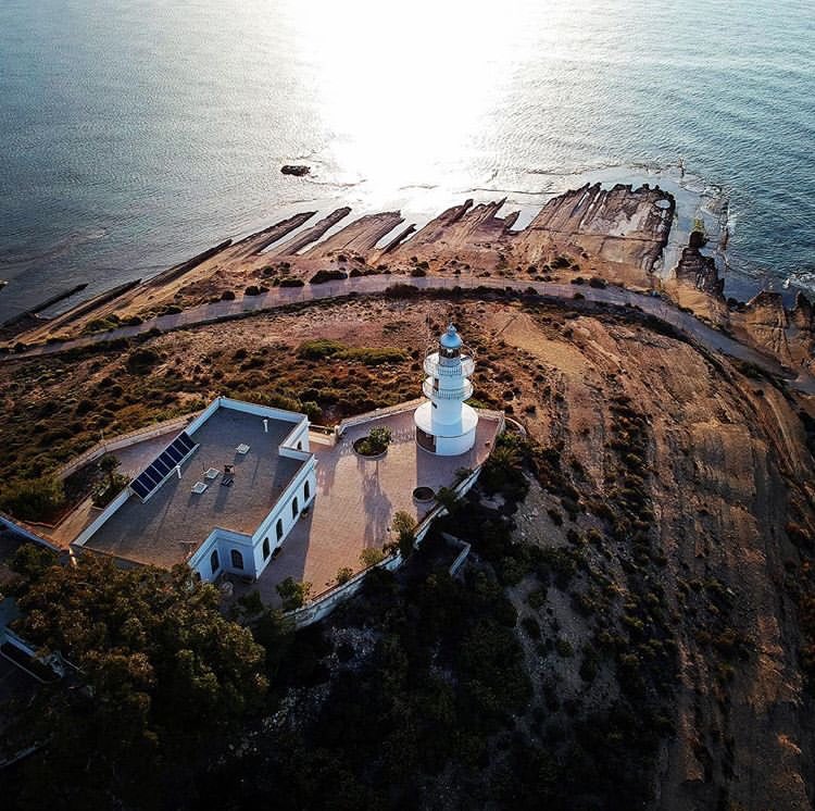 _chequebo's tweet photo. Me acabo de topar con esta maravilla que no podía evitar compartir contigo. 

[Faro del Cabo de las huertas #Alicante] 😍 https://t.co/XRmv5pVkpa