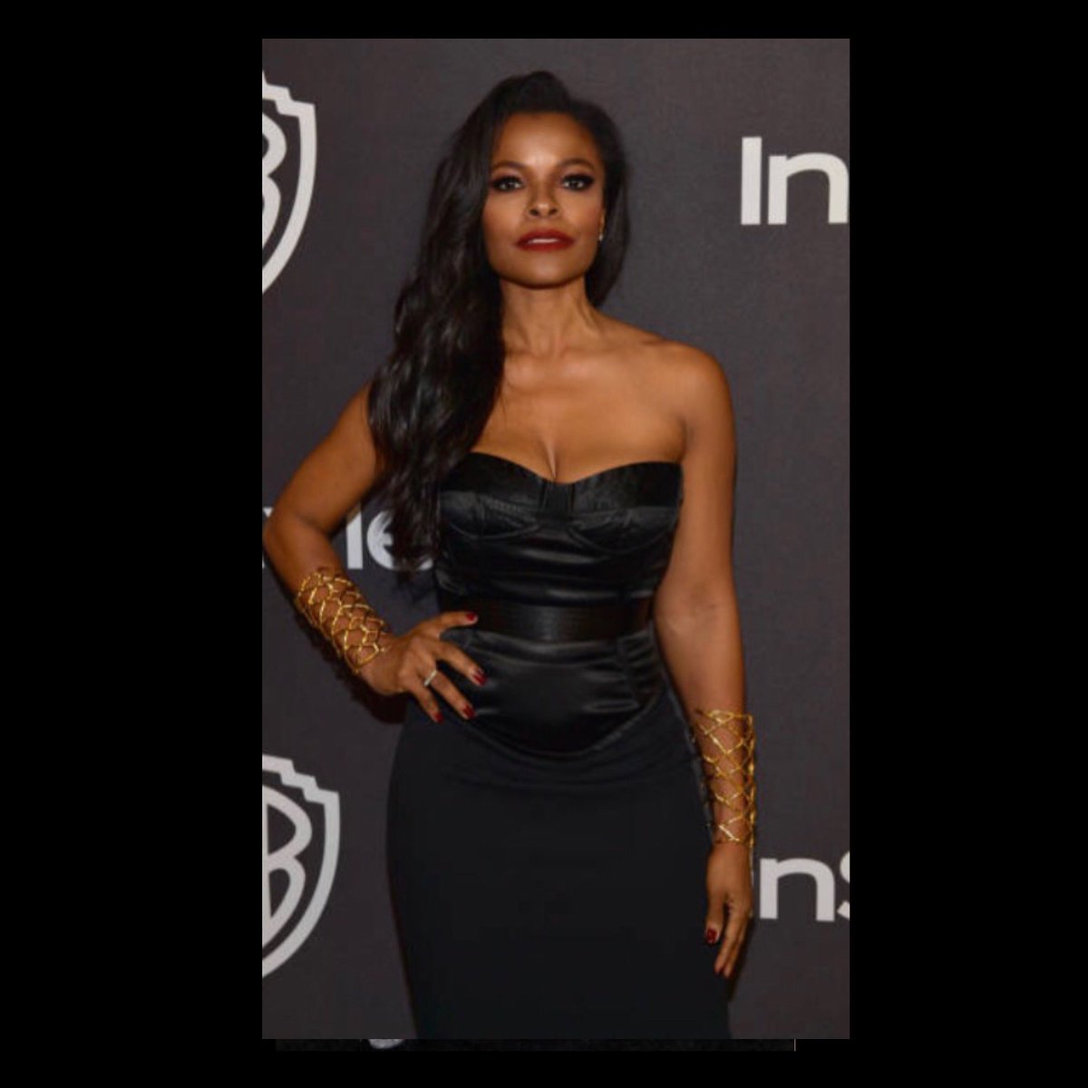 keeshasharp's tweet photo. Always great to be among artists as they celebrate amazing work. The #goldenglobes are truly a unique celebration!

Hair: @hair4kicks 
Makeup: @lifestacystyle 
Dress: @dolcegabbana 
Shoes: @jimmychoo 
#foxhuluparty #instyleparty https://t.co/k90eLpn3Fd