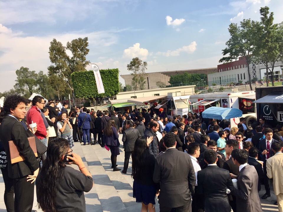 FoodtrucksDF's tweet photo. #iniciodesemana y nosotros listos para este 9, 10 y 11 de #Enero2019 con Agotadas las entradas a este #CongresmunXII donde los #FoodTrucks de #CDMX #Mexico estaremos presentes un año más, con nuestra #ZonaDeFoodTrucks OFICIAL✅ vía obvio: #FoodTrucksDF en @Mx_Diputados https://t.co/Ii2HNVipLa