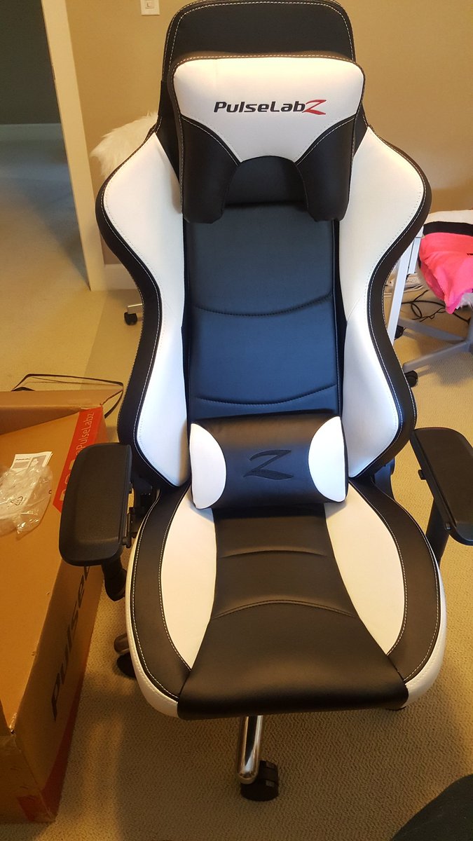 whannsss's tweet image. New computer = new chair :) #pulselabz #twitch #twitchtv #twitchstreamer #twitchaffiliate #gamingchair
