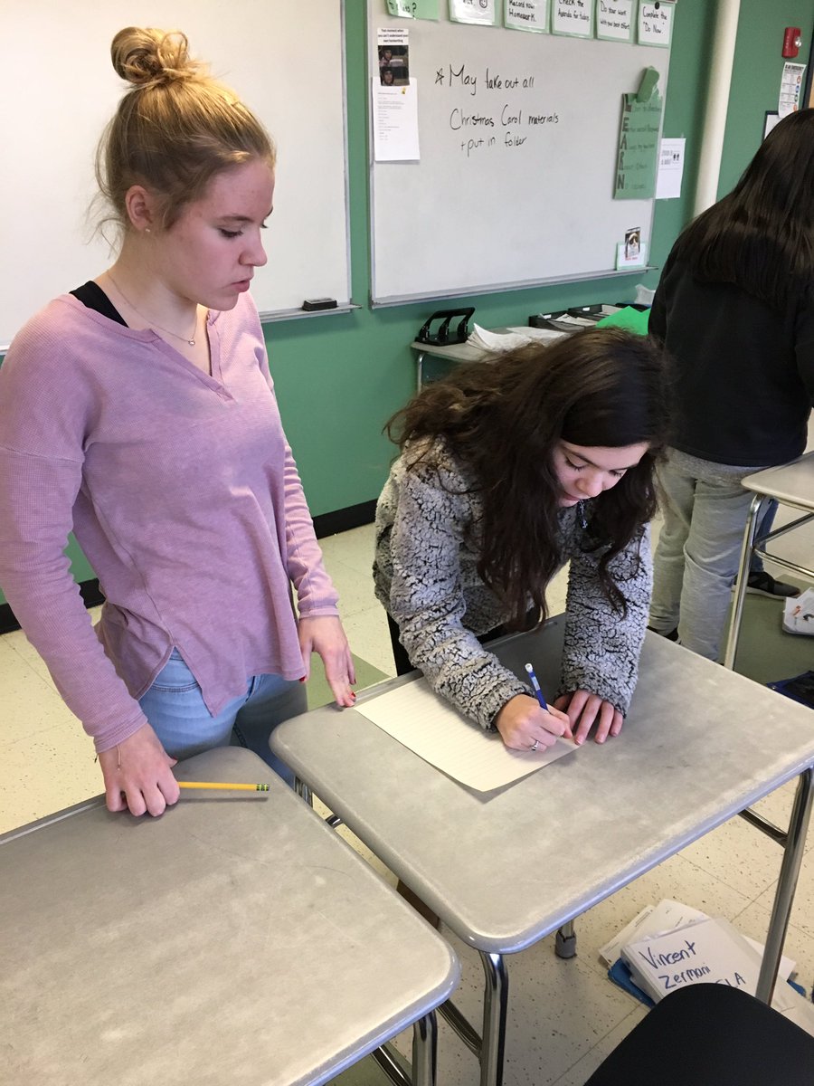 KoreyBarkley's tweet photo. #rotatinggroups in #7C #spanish today! Practicing #tellingtime for Friday’s quiz ⏰ @MSMSBPS #msmsPride https://t.co/OhBqBH3AkV