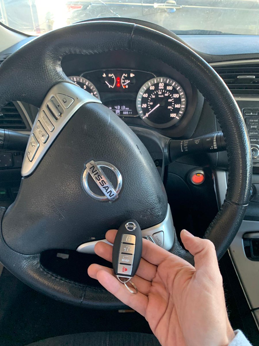 TempeLockShop's tweet image. 2015 Nissan Sentra limited 
All keys lost 
New intelligent key
Proximity key
Smart key programming 
Original manufacturer
#nissan #nissansentra #proximitykey #keyprogramming #lostkeys #carkeys #locksmith #lockmsithtempe #arizona