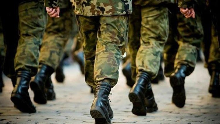 Hurriyet's tweet photo. Tek tip askerlik yasası ne zaman yürürlüğe girecek? https://t.co/EkxMXg2Ng3 https://t.co/DRjgTL902d