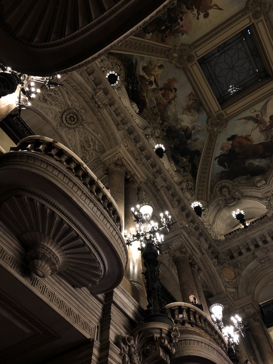 chafrstr's tweet photo. Bref j’suis tombée amoureuse de l’Opéra Garnier https://t.co/kNN7Us3fvn