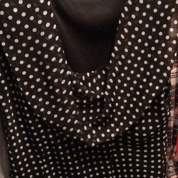 boutiqueapt5b's tweet photo. So good I had to share! Check out all the items I'm loving on @Poshmarkapp from @fleurdelis203 #poshmark #fashion #style #shopmycloset #karinstevens #perryellis #rubyrox: https://t.co/sHkE0Z5SCv https://t.co/BjDTgBvy9a