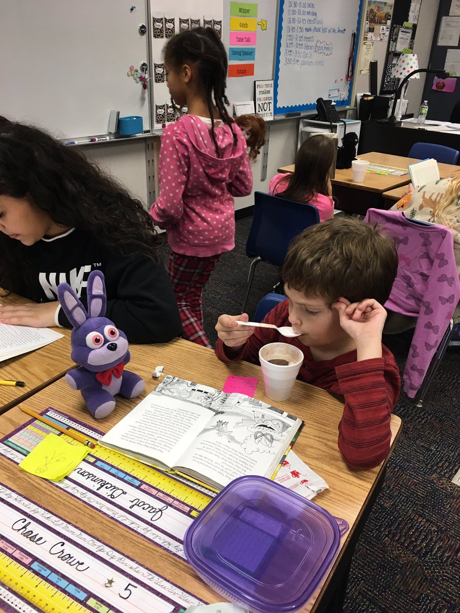 CedarHeights4th's tweet photo. It’s a good day to curl up with a good book and a cup of hot cocoa. #ClassReward#TheyAskedToRead #ATeachersDream 😊 https://t.co/9411u1CUpP