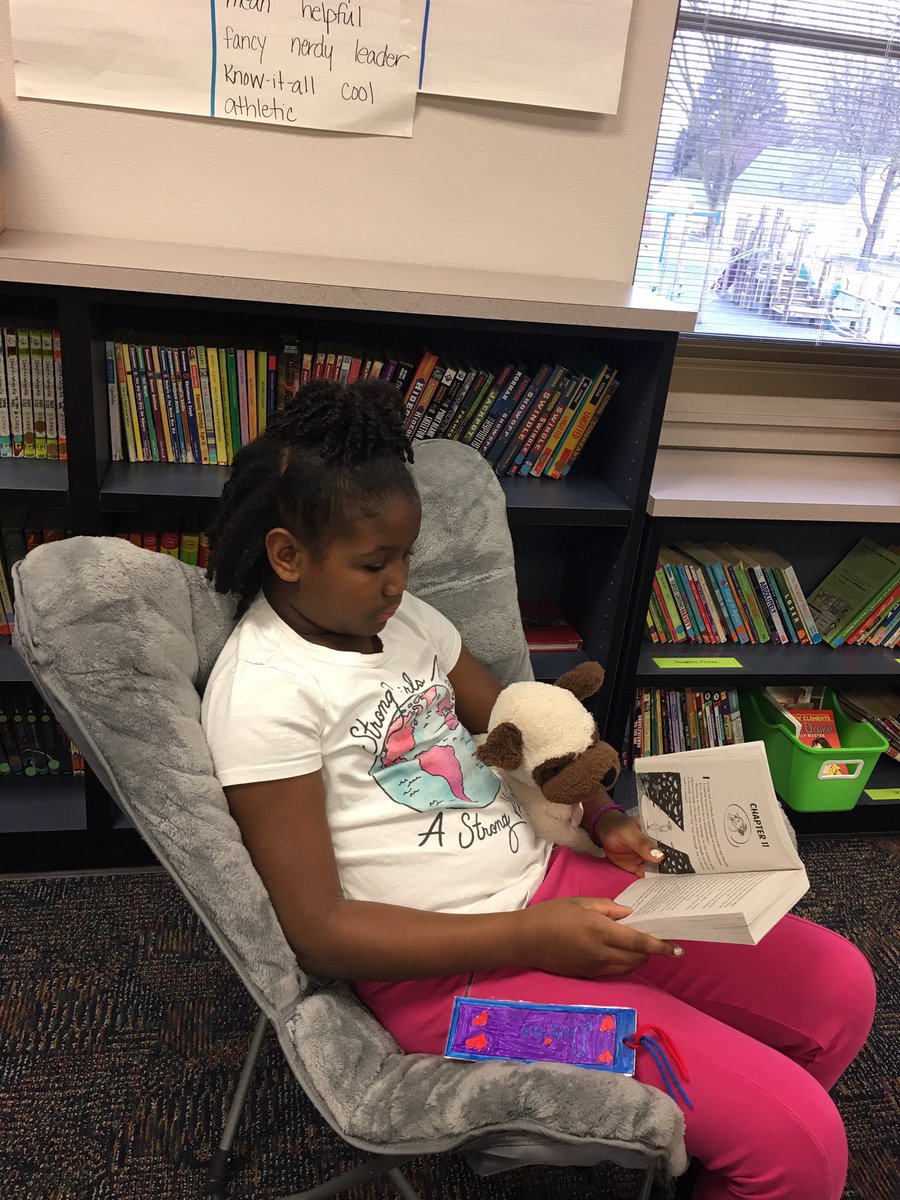 CedarHeights4th's tweet photo. It’s a good day to curl up with a good book and a cup of hot cocoa. #ClassReward#TheyAskedToRead #ATeachersDream 😊 https://t.co/9411u1CUpP