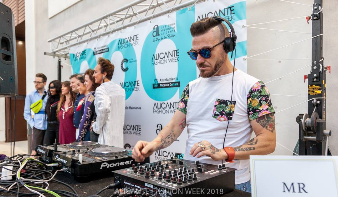 MrFiltro's tweet photo. Snapshots of the last edition of @AlicanteFW 2018.
#AFW18 #MrFiltro #DjSet #ZonaExterior, @LasCigarrerasCC , #EstudioCEROFotografia https://t.co/09tiHP9ahp