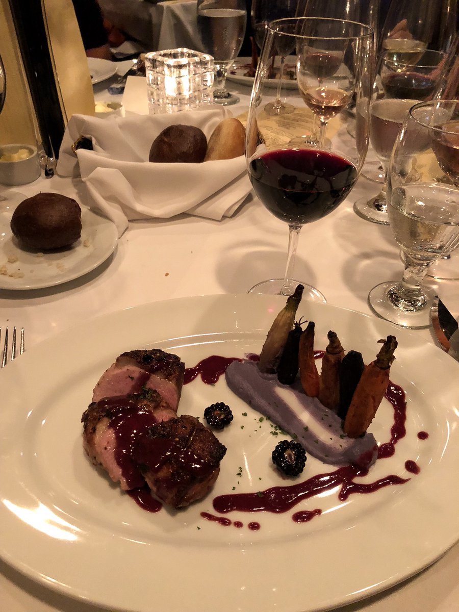 We’re still treating out this perfect pairing at our wine dinner at 21 Oceanfront!

🍷 2015 Stagecoach Cabernet Sauvignon with Hudson Valley Duck Breast. 

#levendiwinery #winetasting #wine #finedining