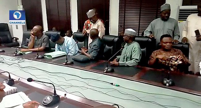 channelstv's tweet photo. BREAKING: FG Reaches Agreement With ASUU, Releases N15.4bn For Salary Shortfalls. https://t.co/l0Pp0lwYw7 https://t.co/WYV7p6jj6R