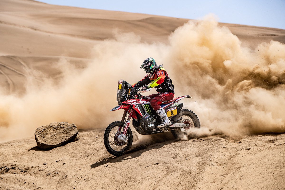 orimunoz99's tweet image. Joan Barreda empieza con fuerza el Dakar y se impone en la primera etapa. El catalán le saca 1min y medio a la Husqvarna de Quintanilla. Prebec completa el podio con su Honda 
#Dakar2019