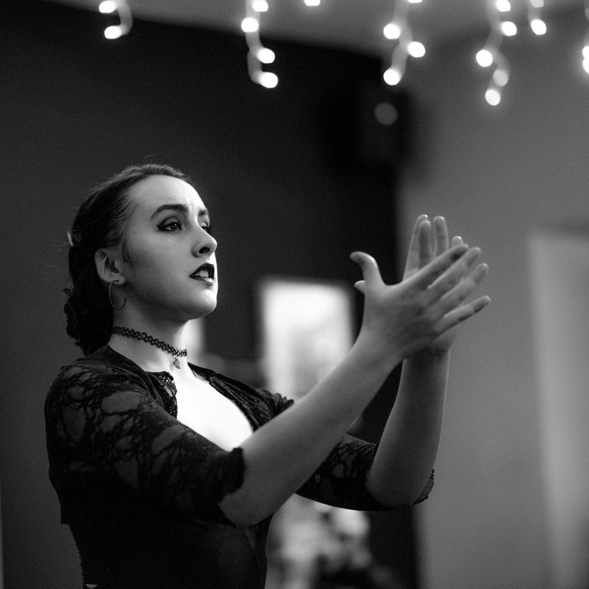 AnnSeymourPhoto's tweet photo. Second time I have captured talented young #flamenco dancer #Josiesinnadurai 
@josie_la_galesa during an exhibition dance in her home in Wales 
#flamenco #dance #dancer #Spain #Spanishdance #flamencodancer #arte #musica #flamenca #instaspain #instaart #instadancing #actress https://t.co/FovL9xUbbs
