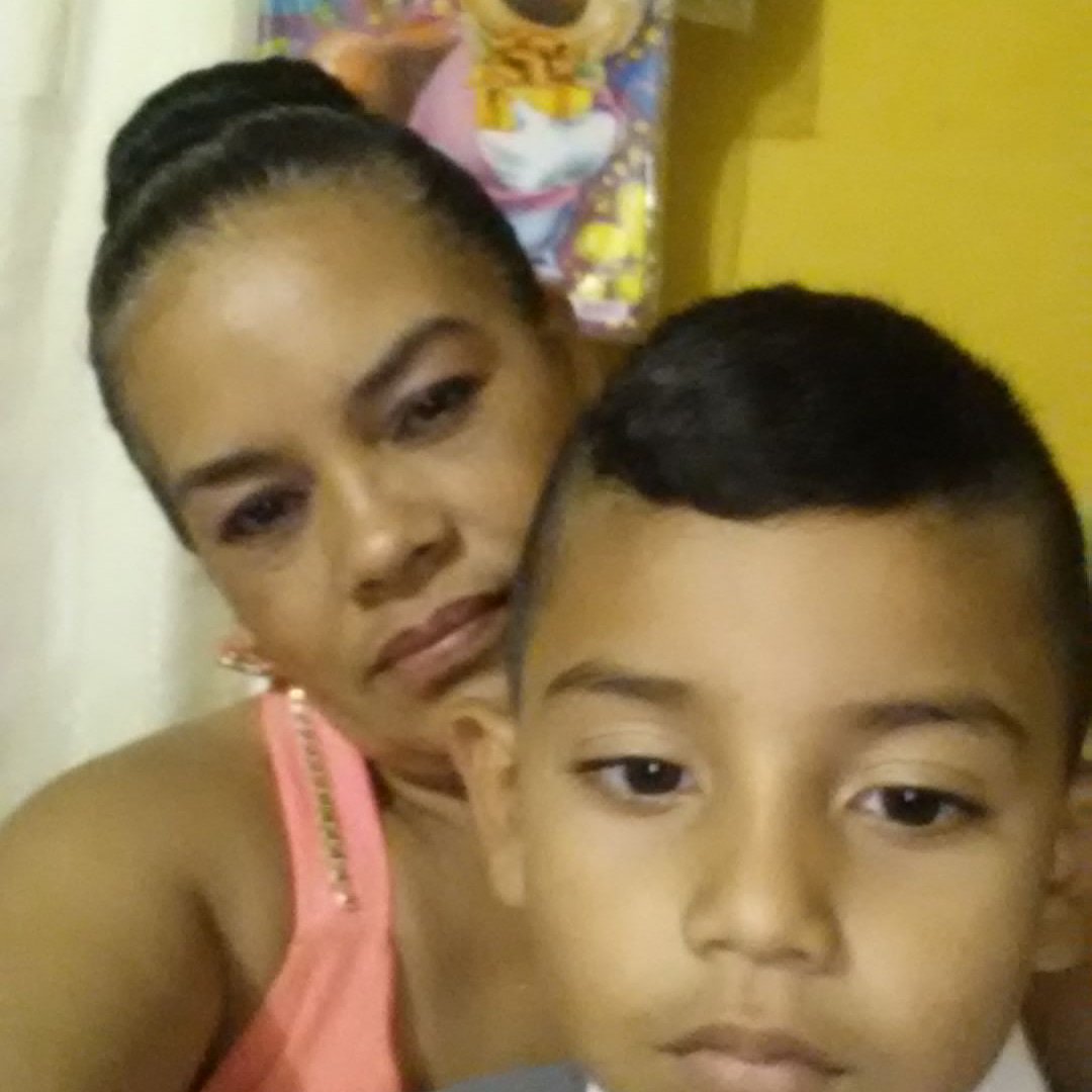 estefania280893's tweet photo. #NuevaFotoDePerfil https://t.co/SdcNB73z7Q