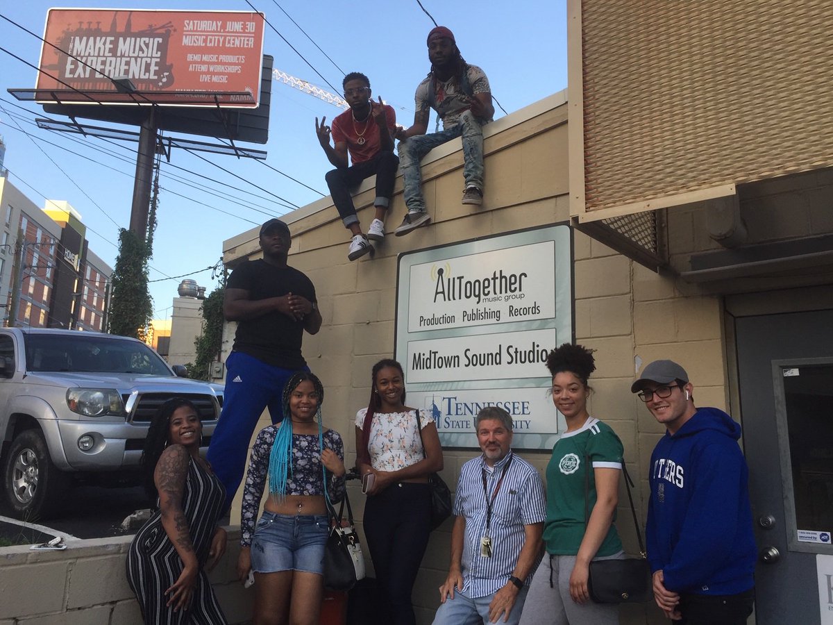 tnstatemusic's tweet photo. Basic Recording class at MIdtown studio https://t.co/TvltSvHLf4