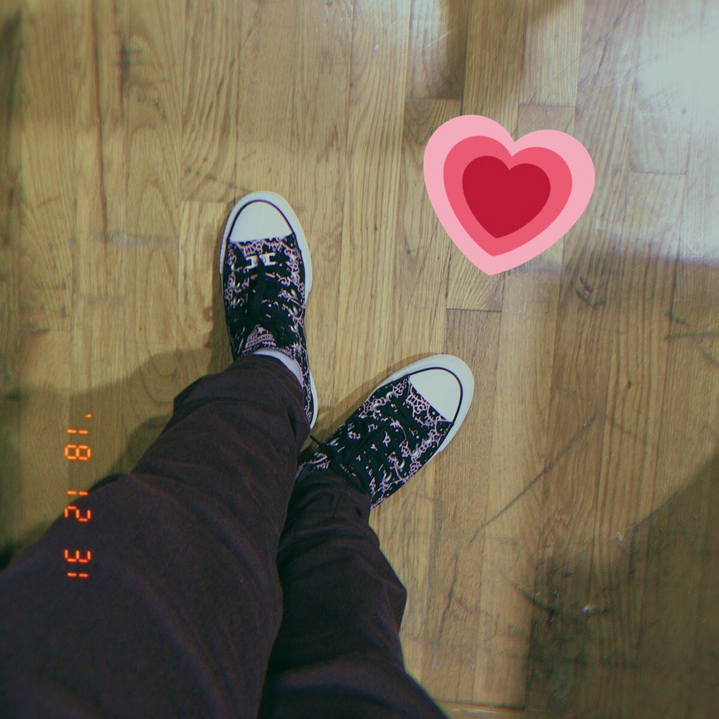 blancadsalazar's tweet photo. My hellokitty shoes i wear on New Years Eve ๐๐
(December 31, 2018)
#HelloKittyxConverse #tbt https://t.co/KyrDViYXiO