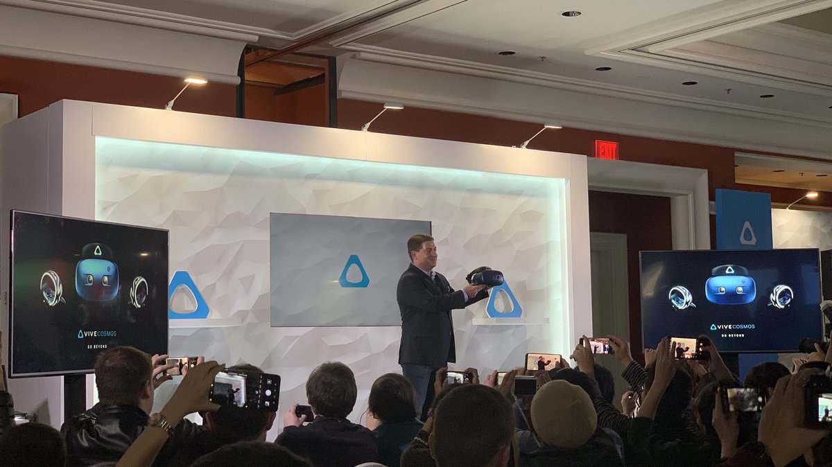 RoBerg90's tweet photo. Und dann zeigt @HTCVive gleich noch eine neue #VirtualRelity-Brille: #HTCViveCosmos mit neuem Interface und komplett autark vom PC. Mehr Infos gibt’s leider noch nicht. VR ist also nicht tot! #CES2019 https://t.co/uxshqfjIoX