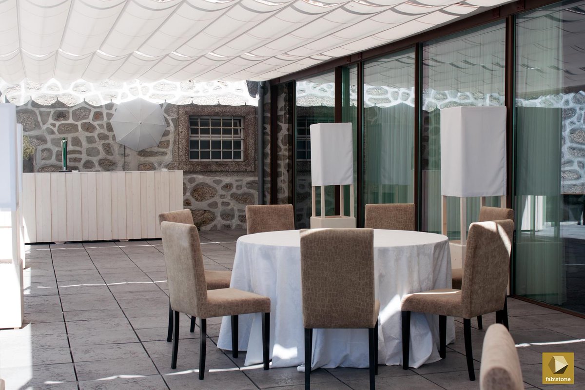 Find the perfect floor for that outer space that you have reserved to receive your friends in the holiday season.