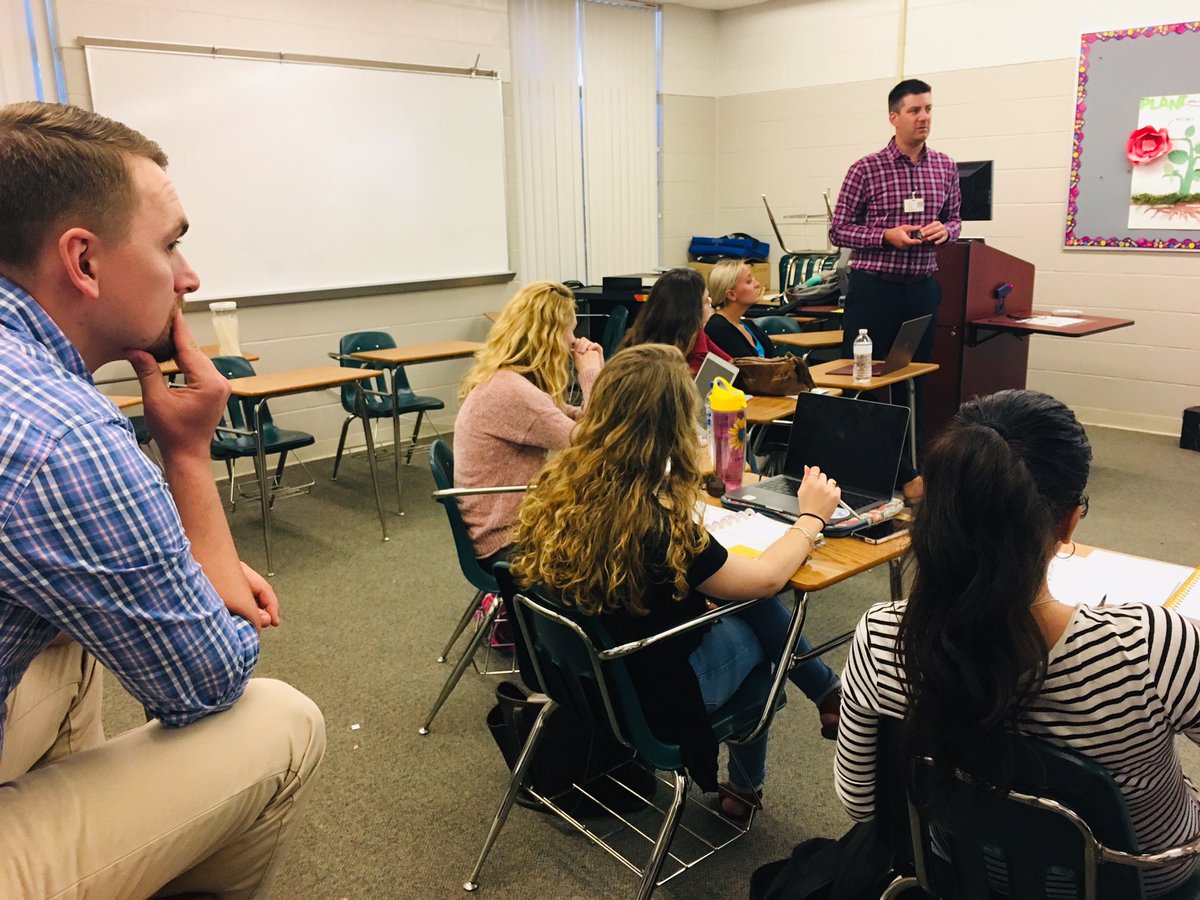 SherridonLeigh's tweet photo. Grateful to work with dedicated content coaches in @utrpp who collaborate together to help our preserve teachers make pedagogical connections across the content areas we coach! @KarlSTEM @joeratasky #utrpp #teachereducation #coaching #education https://t.co/NeZi0hT1Yx