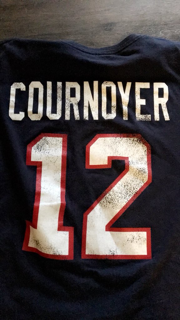 DiehardHab12's tweet photo. Love repping the #Habs Legends too #RoadRunner #10Cups #Captain #GoHabsGo https://t.co/uJlbzjRZ89