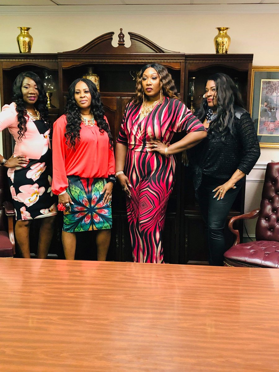 JCHELL73's tweet photo. Industry Media Moguls Chix Chat show taping and photo shoot!
https://t.co/4iiJ7nxU4m
#industrymediamoguls #imm #chixchat #talkshow #4divas #JonesGirlsIncModels #JGI #bts https://t.co/ePKuSIORez