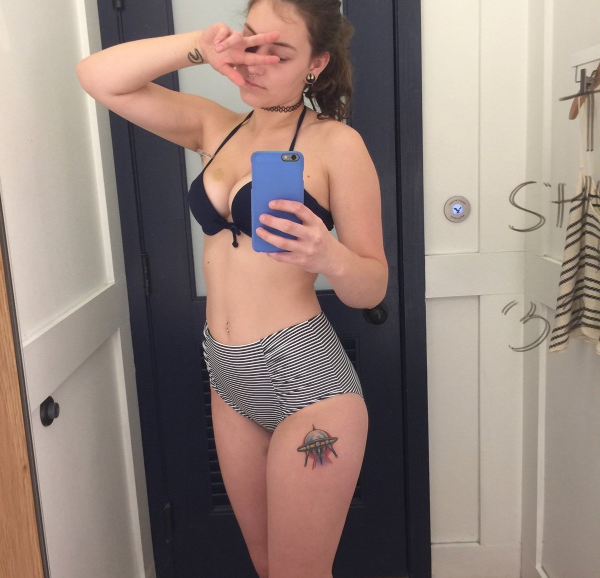 Numaram : 0553 797 18 51 kendini bilen genç ve güzel biriyim yeni heyecanlar yaşamak ve yaşatmak istiyorum ve güzel sohbet edip görüşmek istiyorum arayın görüşelim

#Retweet 'leyen herkesi takip edicem