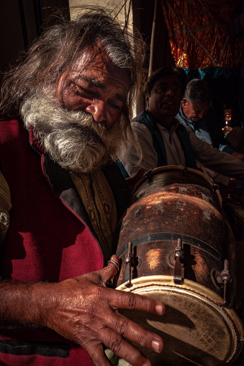 Andrewstarlife's tweet photo. Musicians create their pictures on silence #incredibleindia #storiesofindia
#travel #wildindia #travelpics #travelphotography #indian #india #creatingmusic #culture #indiaphotos Sharing more here also https://t.co/OAf8rnmaB2 https://t.co/UKOiiYw9e0