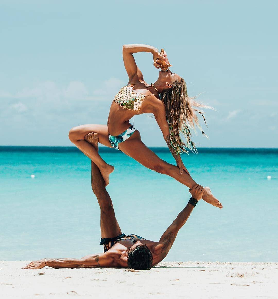 jamexperiences's tweet photo. Find your peace of mind in #Jamaica 🇯🇲 #yoga #yogaonthebeach 📸:@acrobuddhas https://t.co/QB7pgn9k33