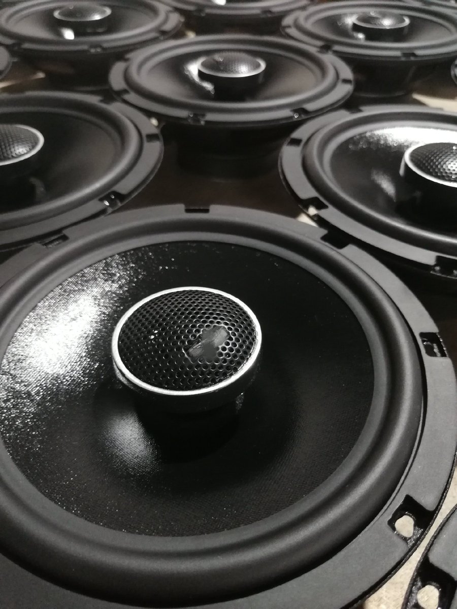 Zoe_Ouyun's tweet photo. Pursuit persistently on the production line about 13 years. Year by year, it is not only for good products, but also be real ourselves❤❤ 
#carspeaker #caraudio #speaker #speakerfactory #13years #coaxialspeaker #componentspeaker #underseatsubwoofer #subwoofer #highpower #spl https://t.co/P6XWOqtUql