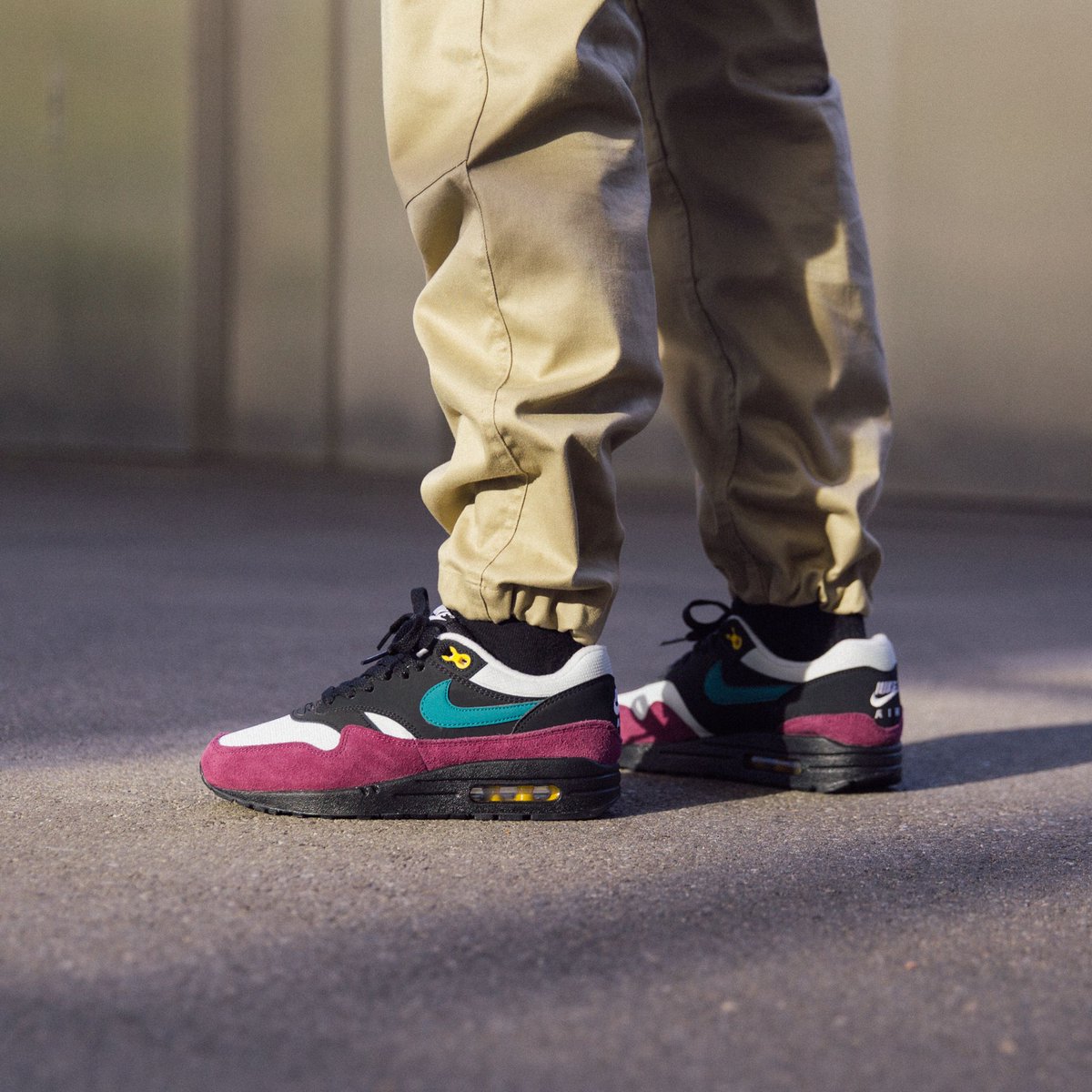 air max 1 black geode teal