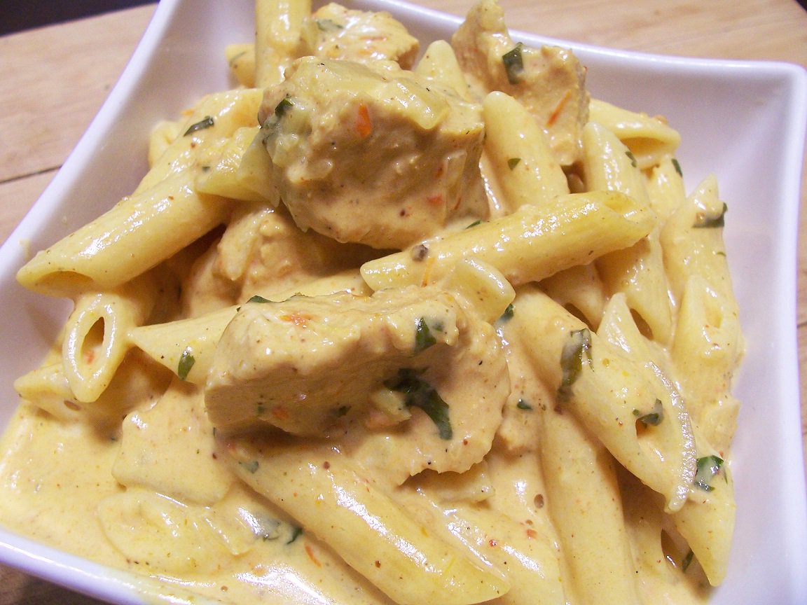 IamNairby's tweet photo. A late cooking itch. I took the Chole Masala powder I made last night to make a spicy sauce which I added to a creamy Monterey Jack cheese sauce that I added penne and chicken to. Ya.
More on my IG: IamNairby.
#FoodPorn. #HashtaggingIsFun! https://t.co/Qyzvyqip0N