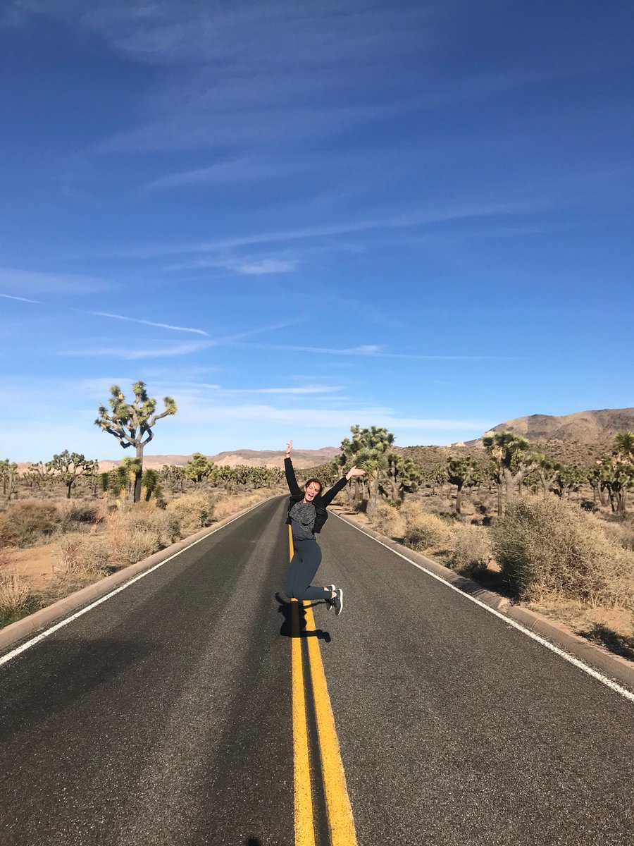 EggGilded's tweet photo. When you get a new job with a better work/life balance, and a significant raise! 

#nomorebusyseason #busyseason #accountantlife #cpa https://t.co/V1i7RXRRBf