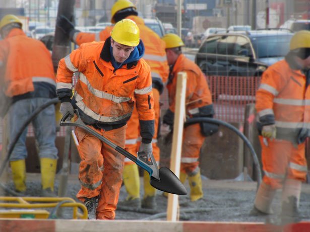 SFBayExcavation's tweet image. #RepetitiveTasks like digging can stress a worker without training in #ergonomicmotion. Both the type of equipment used for each task, and how the tool is used can mitigate injury risk. #safetyfirst #LassiterExcavating 
ecs.page.link/De6D