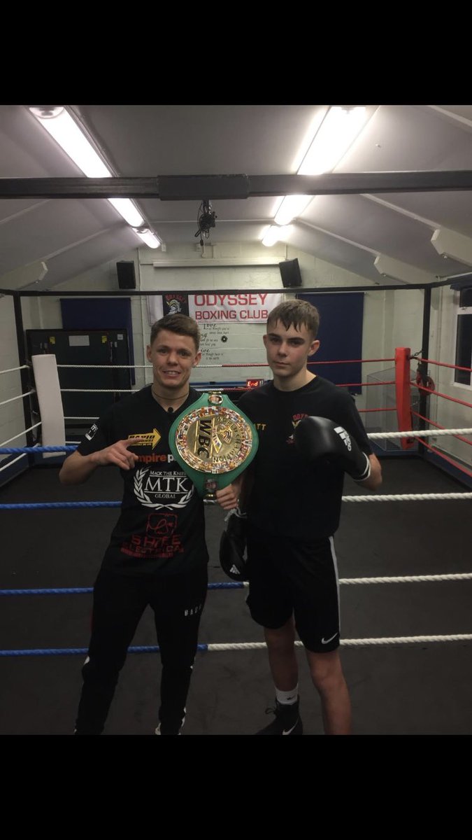 MattDawson03's tweet photo. Good to get a few rounds on pads with wbc world champ tonight at the club, cheers for coming down👊🏻 @CEdwardsBoxing https://t.co/dNdm8VIC1Y