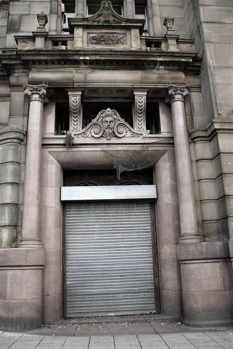 withthescho's tweet photo. Gringotts bank #urbxtreme #urbex #abandoned #abandonedjunkies #urbanseekers #explore #yorkshire #thescho #facebook #happy #camera #secure #derlict #grime #grafitti #birdshit #explorers #urban #urbanexploration #Manchester⠀⠀⠀
  #gringotts #bank https://t.co/xOIYkg45VU