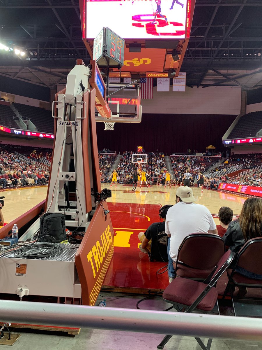 anthonyschavez's tweet photo. “Our sears are in the first row!” And also behind the backboard. https://t.co/a3KdJfqutF