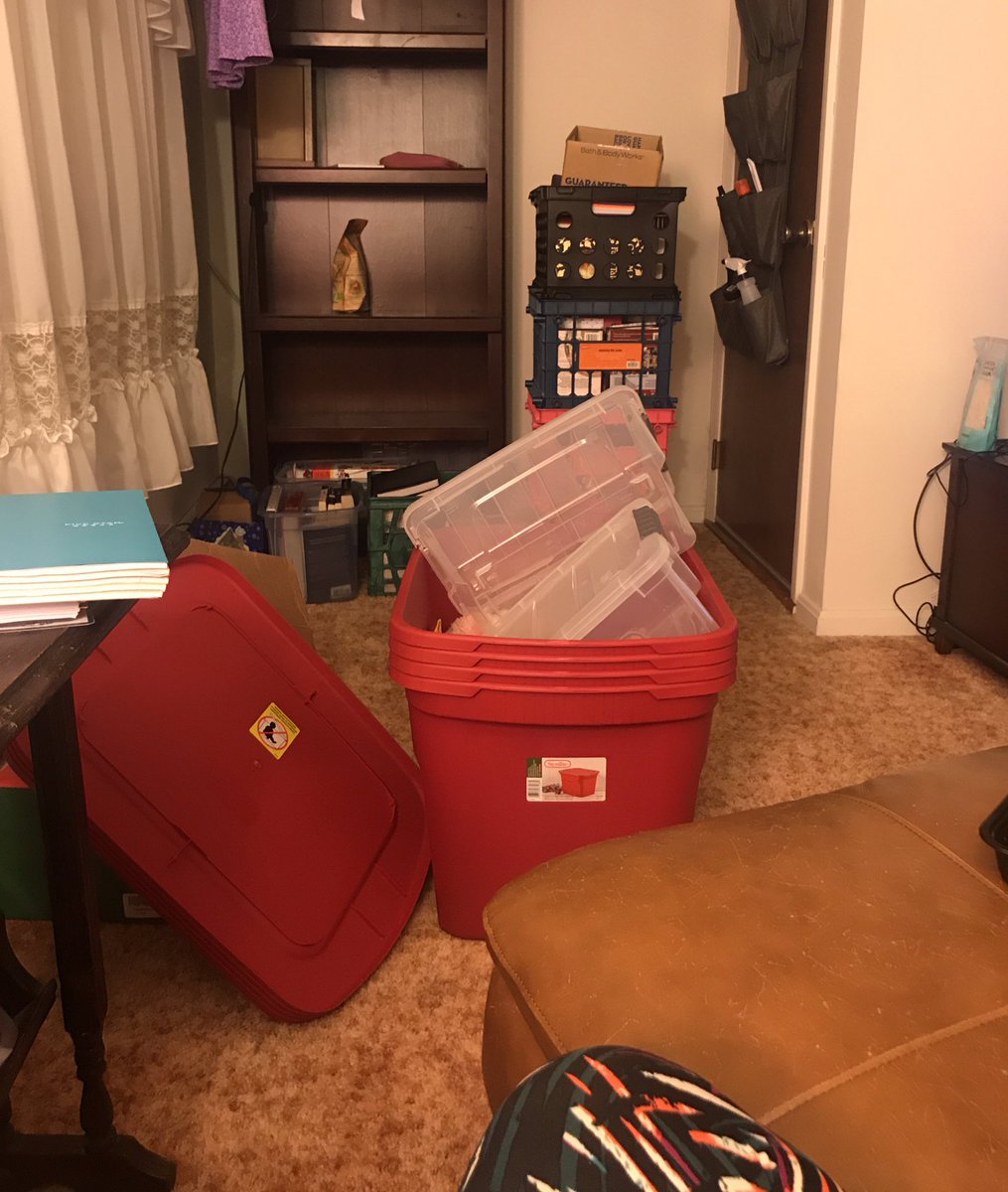 Ingrid__Britt's tweet photo. #moving #packing #fml #boxes #storagetotes for the next week I’m packing boxes moving what I can to the BFs house then the movers come for all the #huge and #heavy things https://t.co/YYv5ksDZ0a