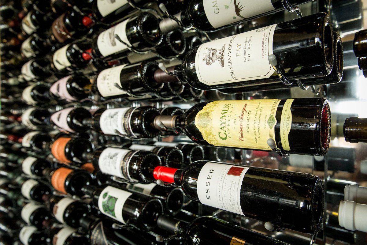 Solomon’s world class wine list is unparalleled. Try selections from around the region and the world, including Willamette Valley, Burgundy, Champagne, Provence and more.  
#biteofbend #bendrestaurants #visitbend #tetherowresort #familydining #savorybend #bestinbend #solomans