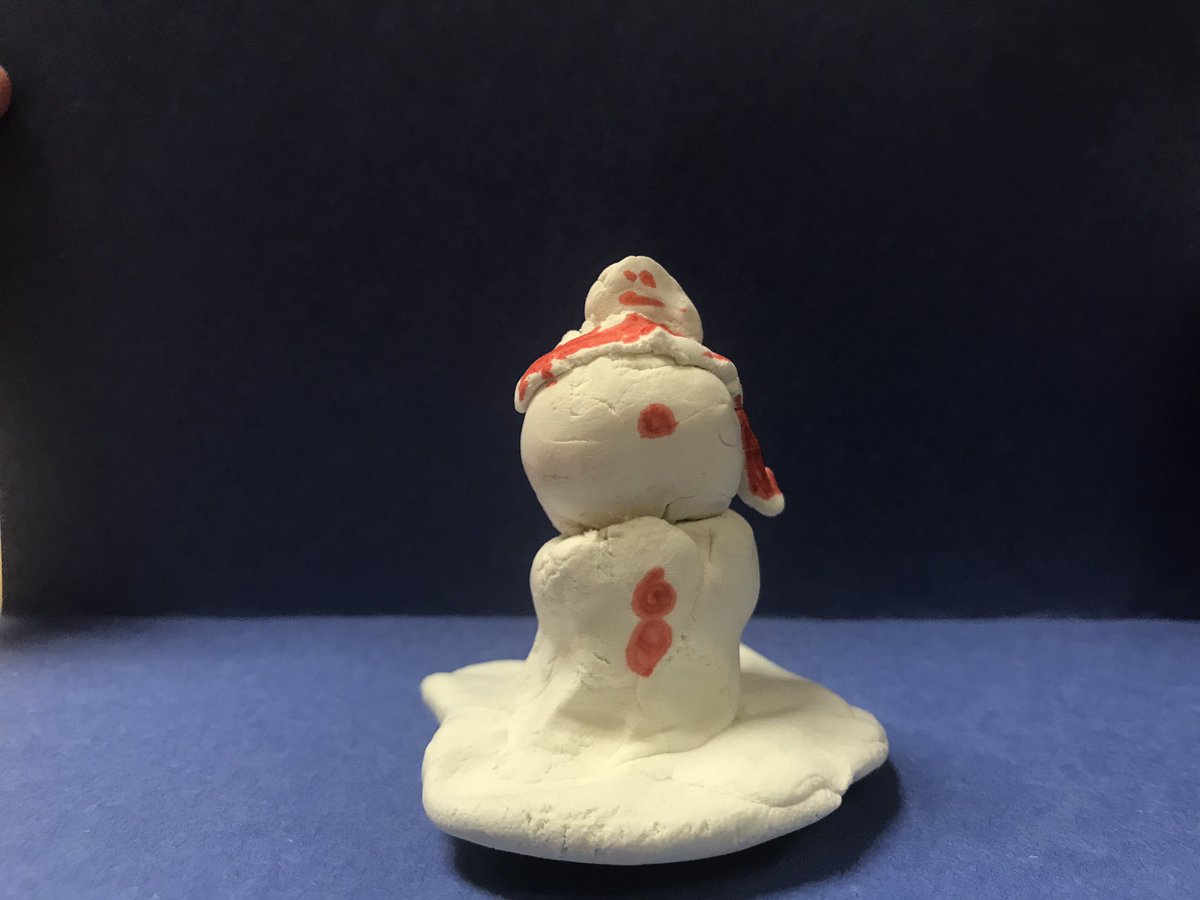 ArtEdTweets's tweet photo. #kindergarten #artstudents use #sharpies to add color to their #model magic #snowmen #snowman #winterart #elementary #art #3dArt @ArtEdTweets #MBSpride  #mbschool #crayola https://t.co/sYwFyJNQNi