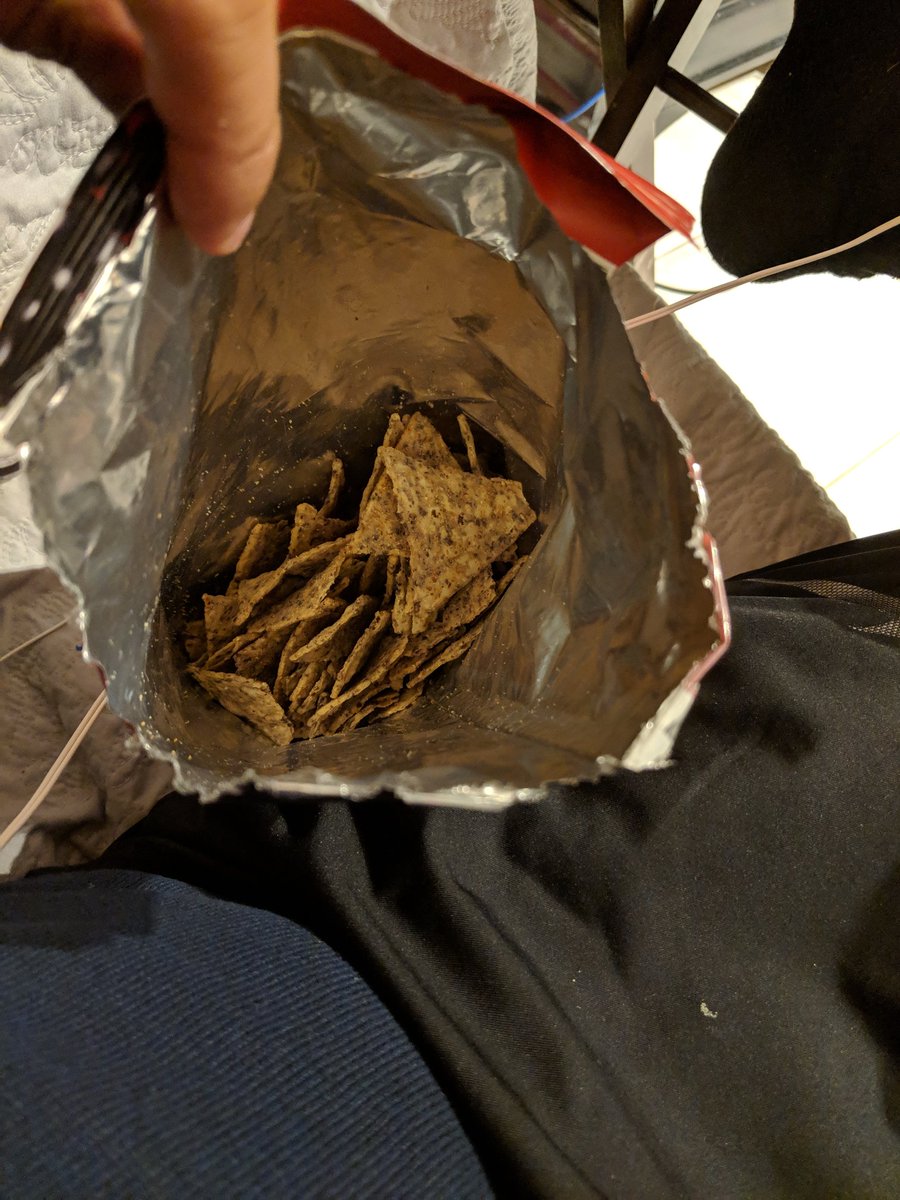 _JonathanCuenca's tweet image. @BeanfieldsSnack ..... seriously? Not even a quarter of the bag has chips. Never buying your products again. #Ridiculous #Beanfields #disappointed #overcharged
