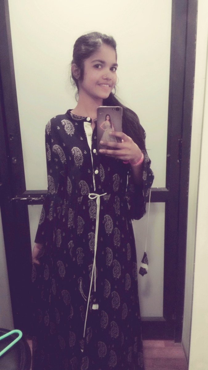 PiaaTalande's tweet photo. Mirror mirror... 💎👑 https://t.co/gM1uNsvn1q