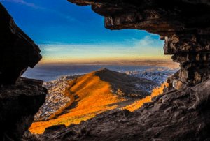 OceanView_CT's tweet image. Top 10 Caves to Explore in and Around Cape Town oceanviewproperty.co.za/top-10-caves-t…