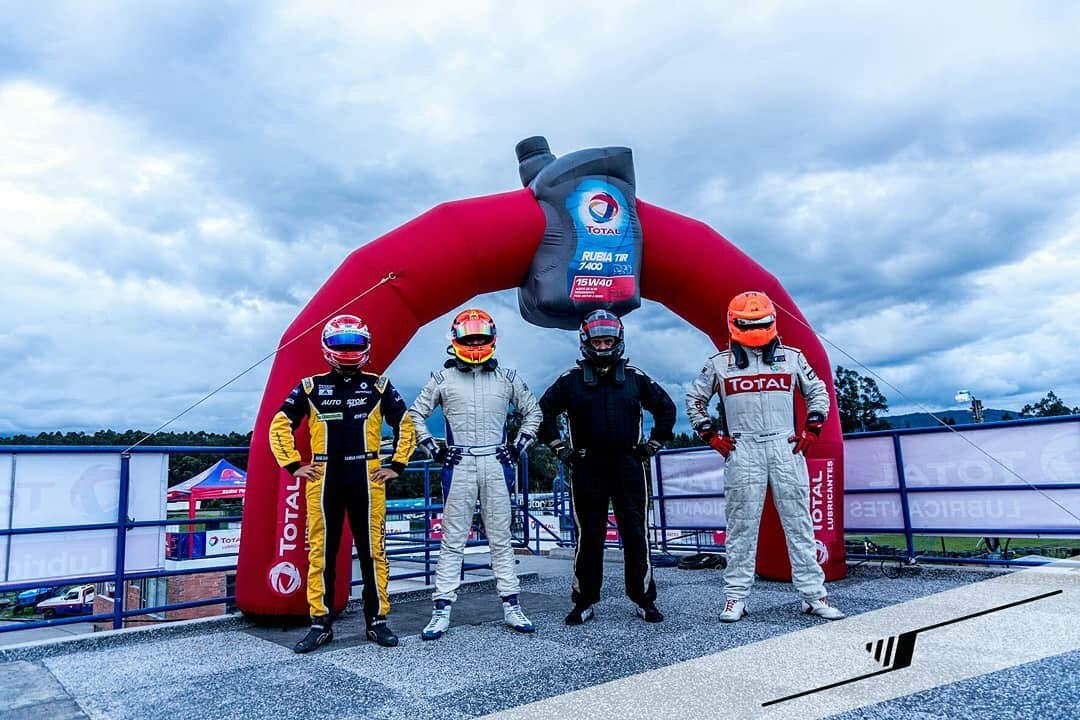 AutostokTeam's tweet photo. Somos pasión somos #Elf Una Marca de Total
@TotalCol #SoyTotalTc2000 #SoyTotal #TeamTotal #SoyAutoStokTeam 🔥🔥🔥❤️💪💪
Gracias ShiftTeam por estas fotografías! https://t.co/uLYJYCe19m