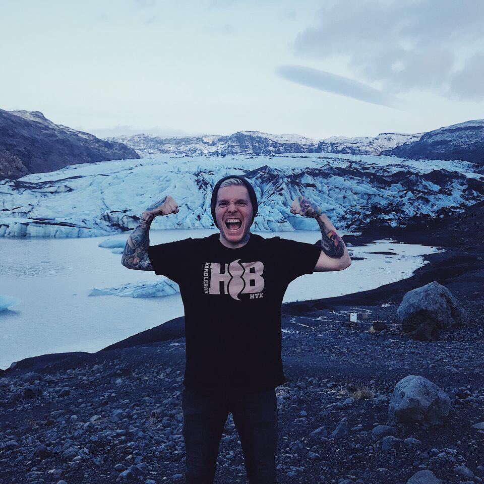 HandleBar tweet media