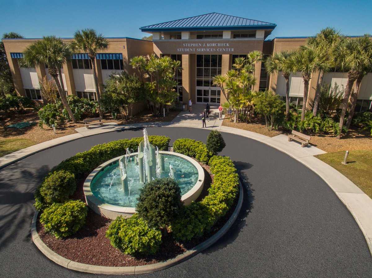 htbiz's tweet photo. $3.6 million state grant to @SCFnow will be used to set up 'coding academies' in Sarasota and Manatee counties, an exciting opportunity to ramp up local tech skills that so many businesses need now and will need more of in the future.

https://t.co/ED0wy1Q80C https://t.co/mdYYwlQMNp