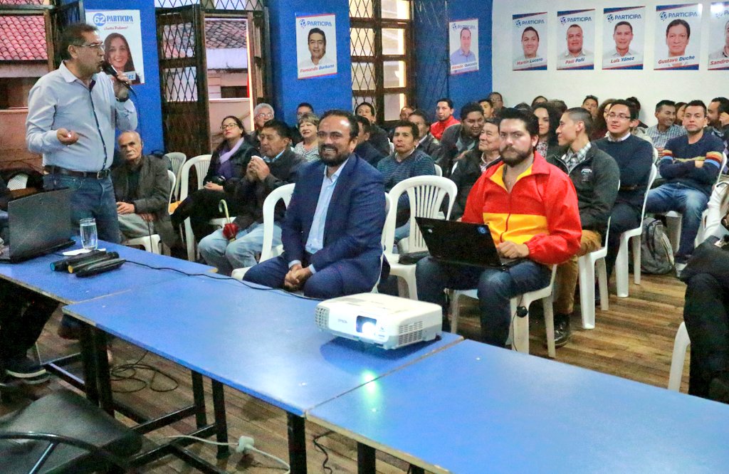 elcarrascoc's tweet photo. No hay duda que hemos formado una gran familia que trabaja con alegría por la gente. Este equipo está firmemente comprometido en construir una #Cuenca organizada, segura y con empleo.😉 #PaúlCarrascoAlcalde @Participa62 https://t.co/Oe0G8RfMxN