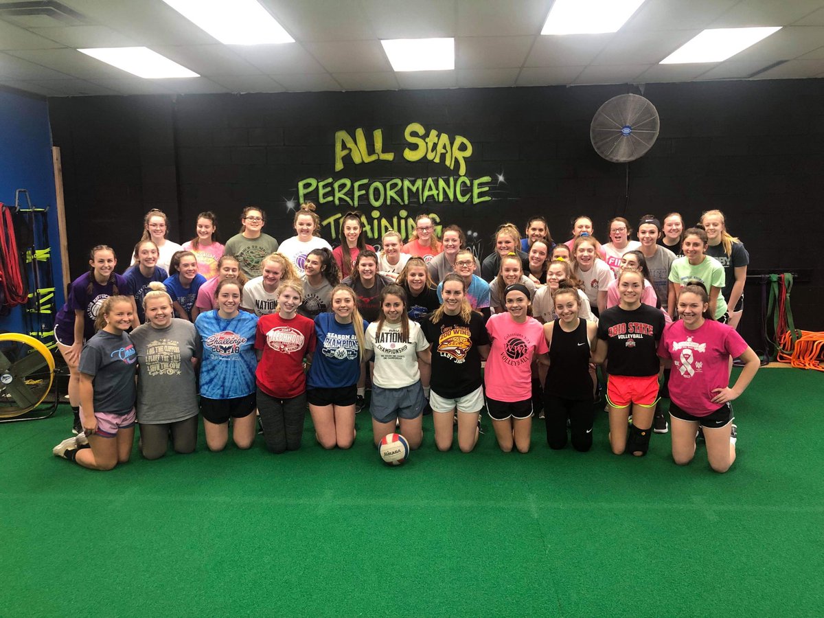 MarxVolley's tweet photo. Viper Volleyball working out with Phil from All Star Performance Training! A great way to start the season off! https://t.co/jIkHSlr9W5