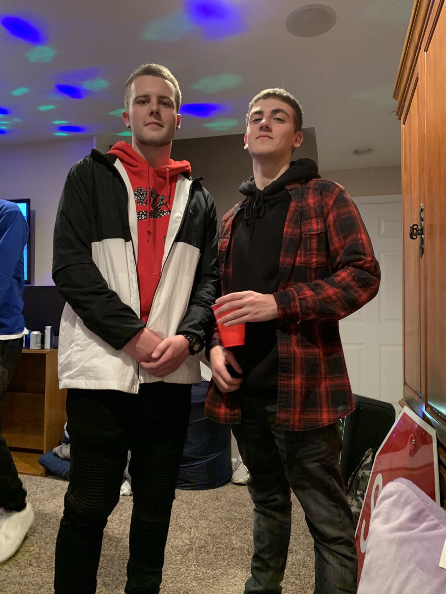 zack_sieg's tweet photo. big happy birthday to my bro Derrick ❗️🎉 https://t.co/4QgiDWS0Gf